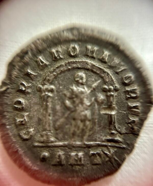 Valentinian I Light Miliarense, R3 GLORIA ROMANORVM reverse - Image 2